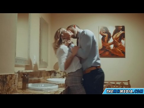 ❤️ Apabila awek berambut perang menggoda anda di tandas awam ❌ Video lucah pada ms.kiss-x-max.ru